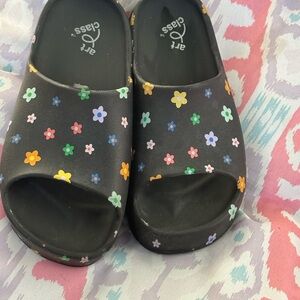 Art Class Kids Floral Slide Sandals - Black